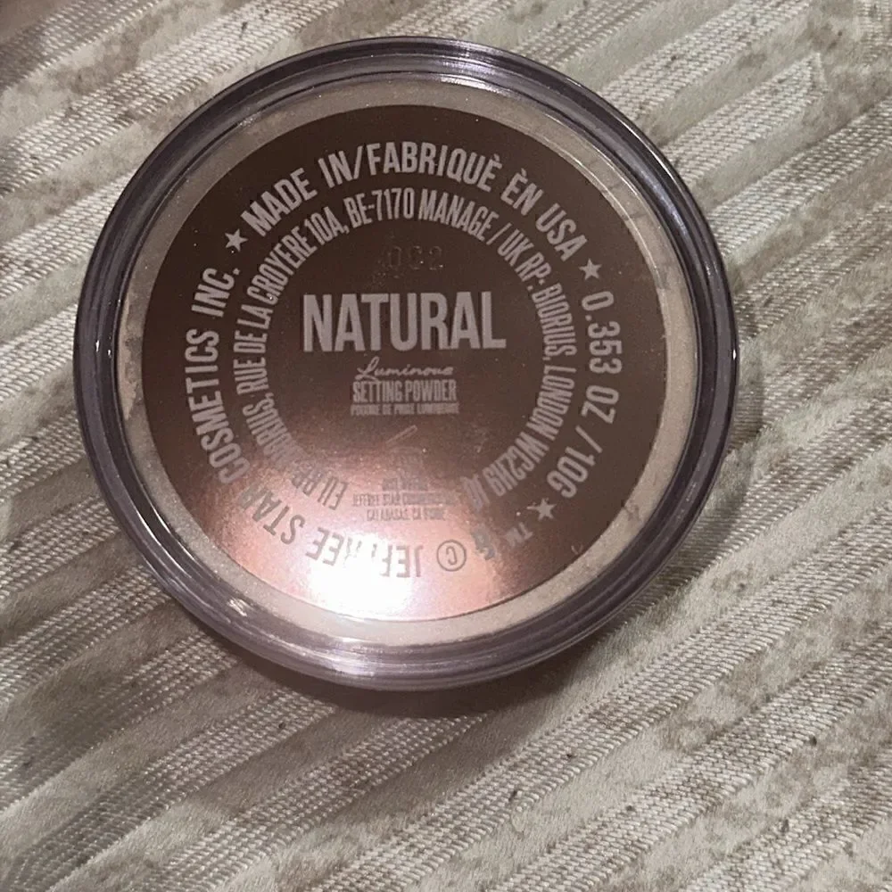 Jeffree Star- Magic Star Luminous Setting powder